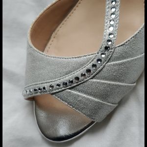 Silver shoes, kitten heel, size 7